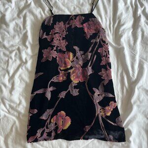 Abbeline Velvet Floral Mini Dress in Black/Purple (size M)